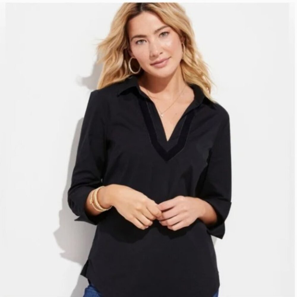 Vineyard Vines velvet trim popover top